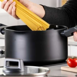 Kochtopf mit Deckel Statement, antihaft, Ø24cm – 20% Rabatt mit Code: COOK20