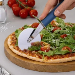 Pizzaschneider Essential, 20cm, blau