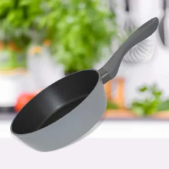 Schmorpfanne mit Antihaftversiegelung, Ø24cm