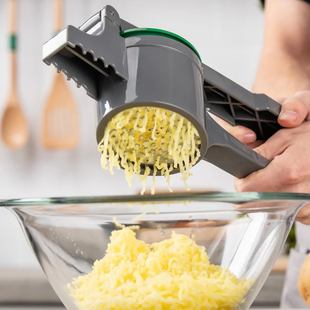 Spätzlepresse mit 3 Lochscheiben, 4-teilig